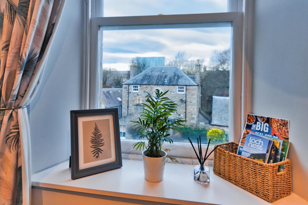 Modern & Cosy Apartment In The Heart Of The Historic Old Town Of Aberdeen, Free Wifi, Free Parking Exterior foto