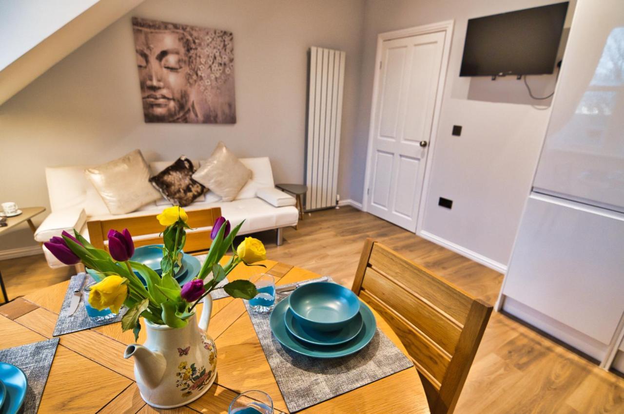Modern & Cosy Apartment In The Heart Of The Historic Old Town Of Aberdeen, Free Wifi, Free Parking Exterior foto