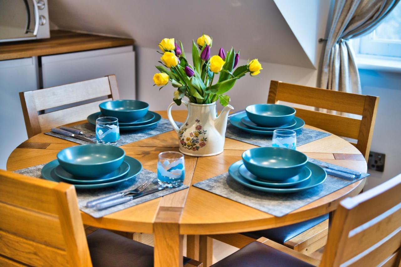 Modern & Cosy Apartment In The Heart Of The Historic Old Town Of Aberdeen, Free Wifi, Free Parking Exterior foto