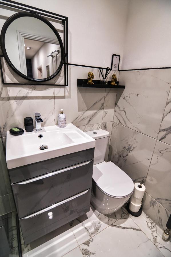 Modern & Cosy Apartment In The Heart Of The Historic Old Town Of Aberdeen, Free Wifi, Free Parking Exterior foto